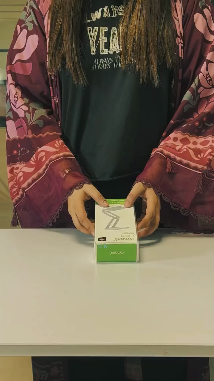 White foldable LED desk lamp